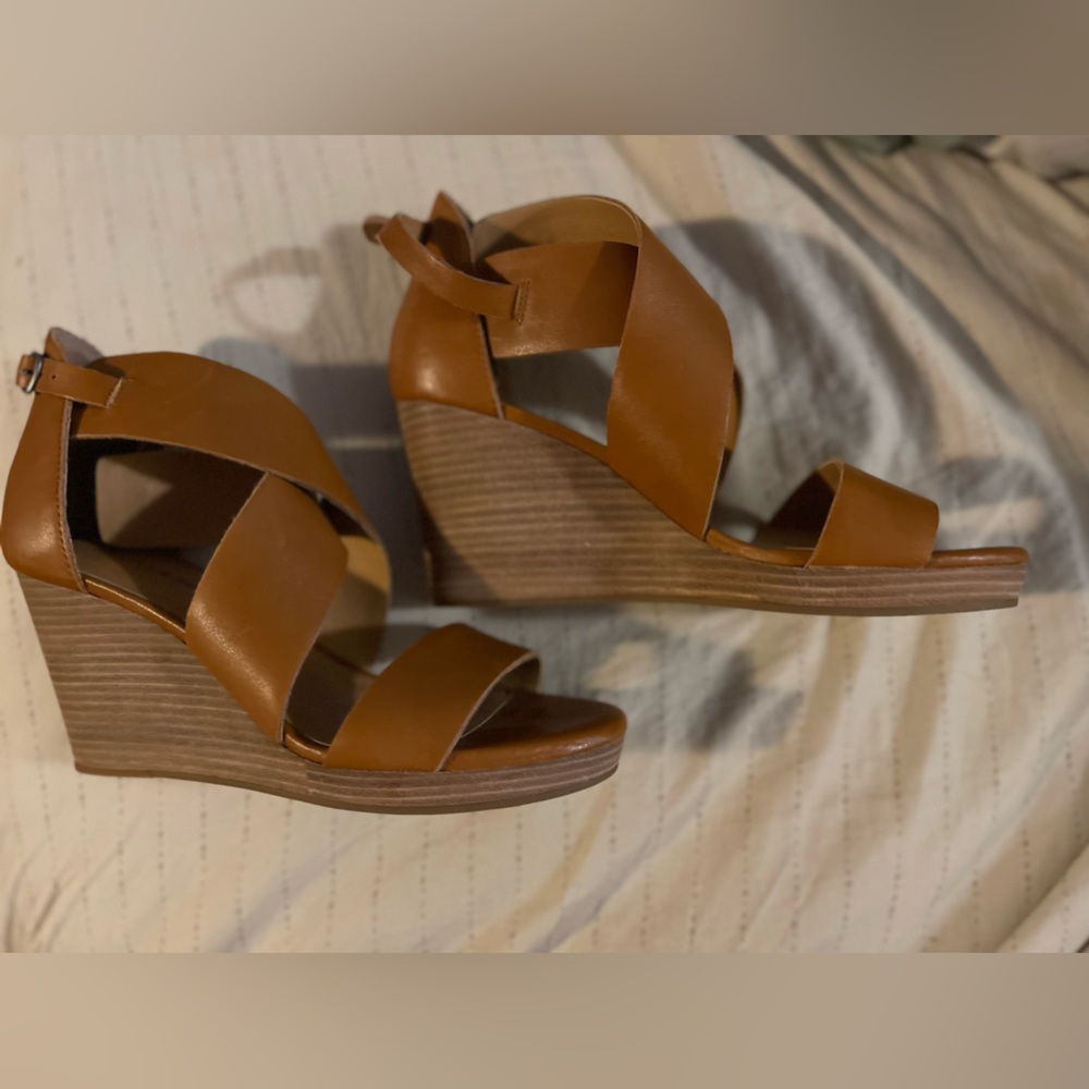 NWOT Lucky Brand wedge sandals, s 8